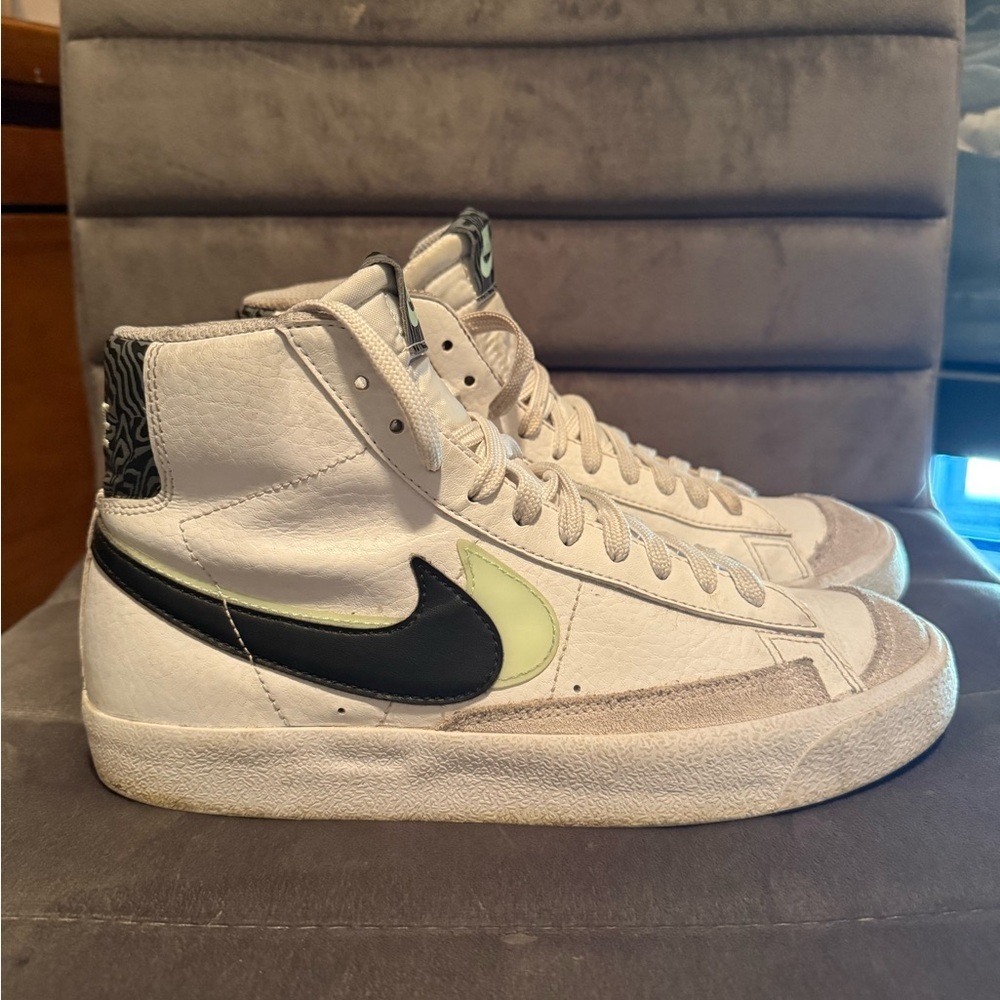 Nike Blazer Mid 77 Double Check White Vapor Green Size 6.5Y / Women’s 8